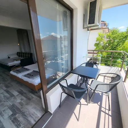 Globus Konukevi Naousa