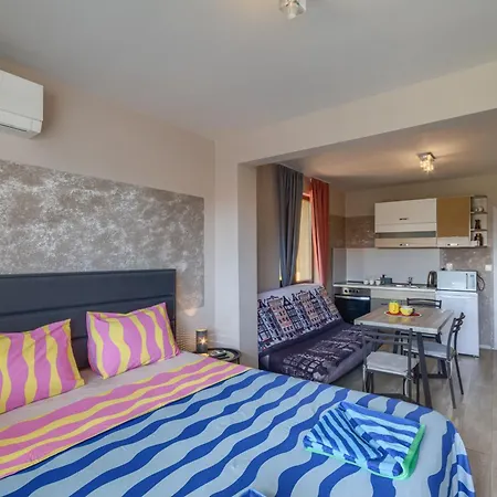 Konukevi Globus Naousa